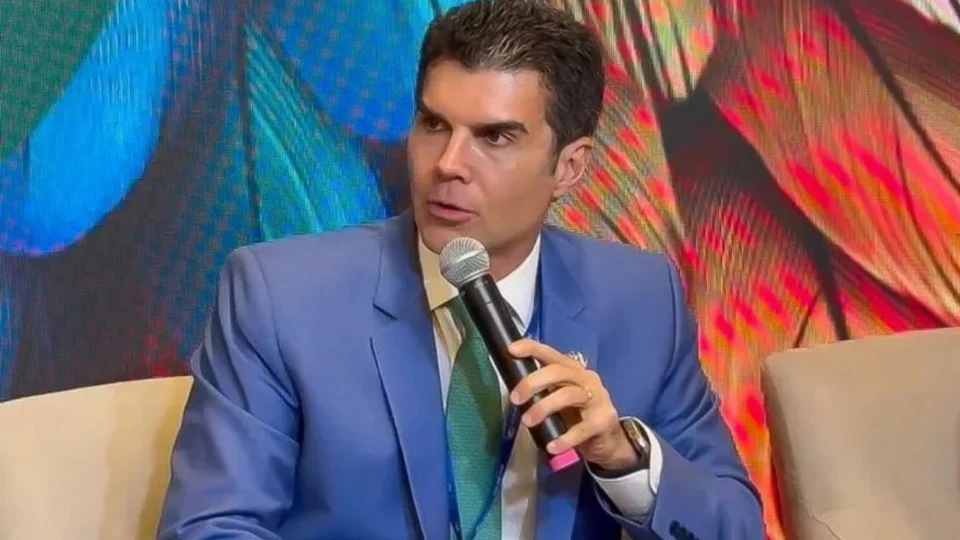 Governador Helder Barbalho demite 5 mil servidores da educação do Pará