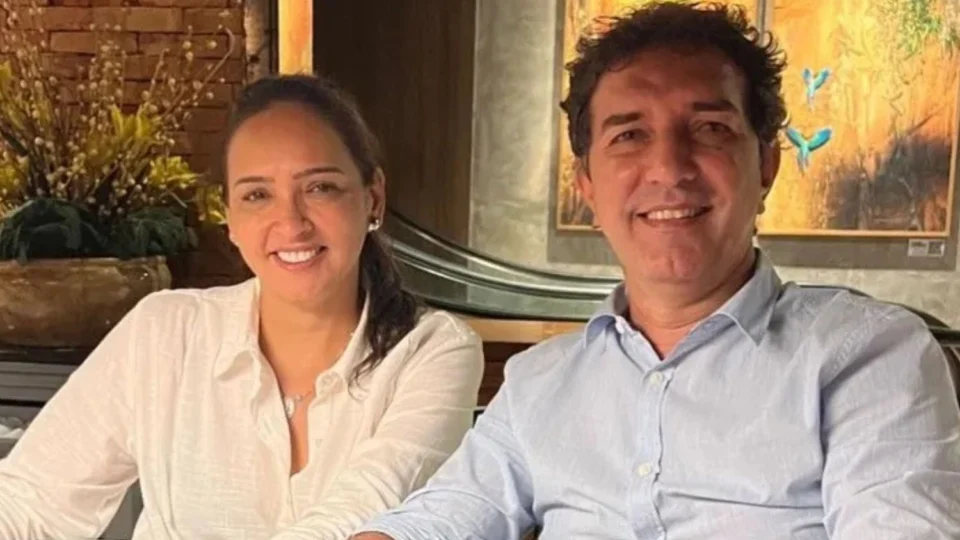 Prefeito de Itacoatiara nomeia esposa para cargo de secretária municipal de governo