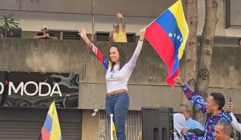 María Corina Machado é presa após sofrer tiroteio contra sua comitiva, afirma seu partido