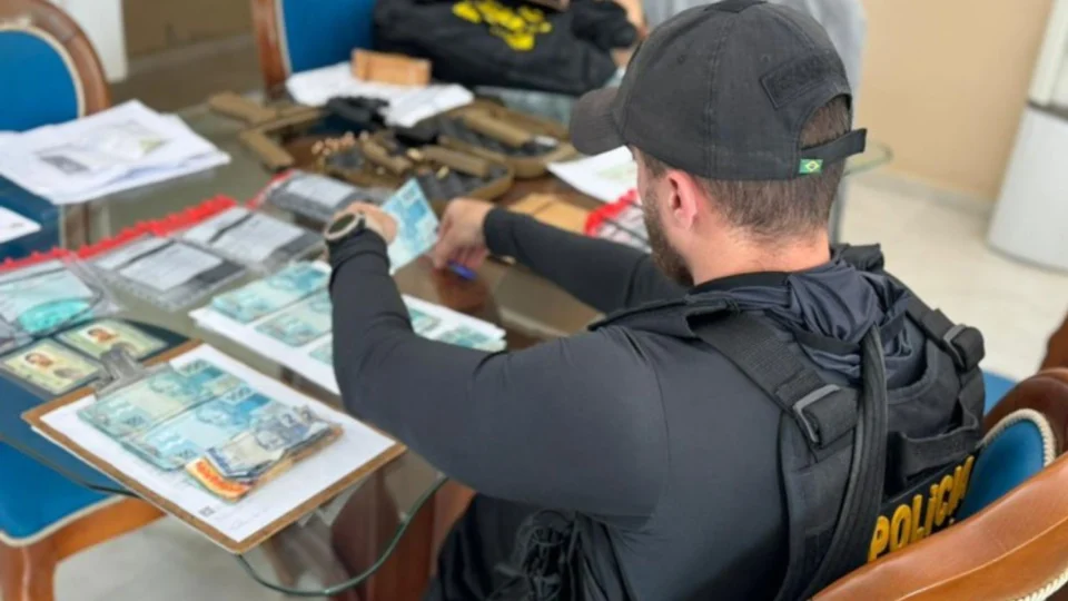 PF desarticula grupo criminoso que atua em fraude à licitação e desvio de dinheiro público no AM