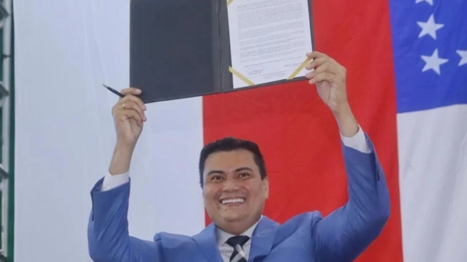 Thomé Neto assume a Prefeitura de Autazes e vereadores são empossados