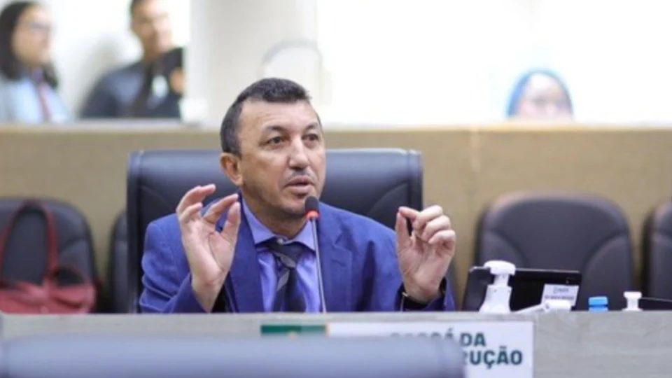 Sassá da Construção Civil é nomeado secretário extraordinário por David Almeida