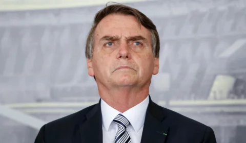 Bolsonaro começa o ano com alerta sobre PT e Venezuela