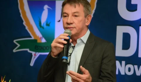 Governador de Roraima exonera todos os servidores comissionados, menos os secretários