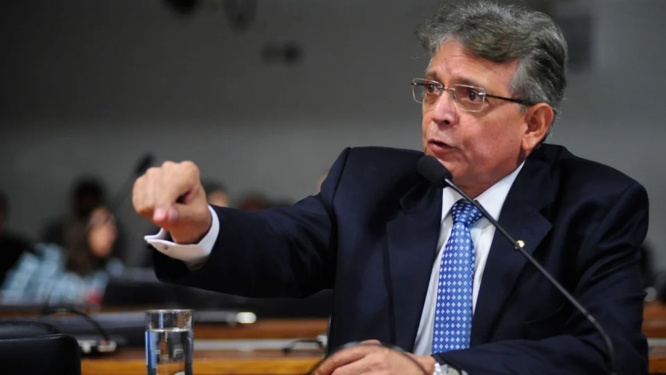 Pauderney Avelino quer vaga definitiva na Câmara dos Deputados em 2026