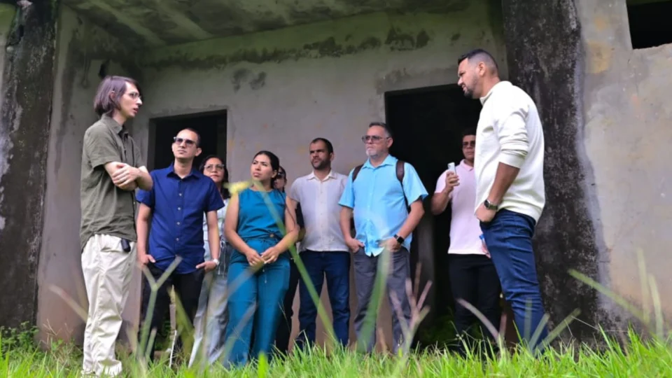 Amom vai acionar Comissão da Câmara para concluir obras abandonadas pela gestão passada em Beruri