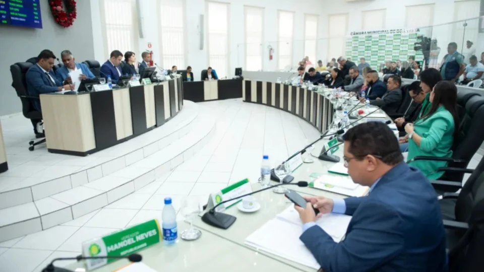 Denúncia pede que Ministério Público de Roraima apure aumento do salário de vereadores