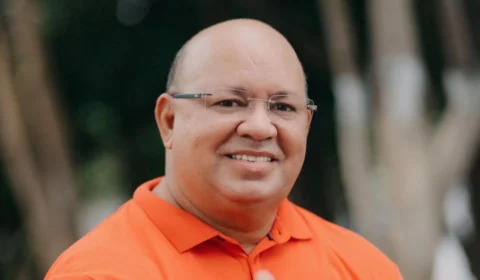 Prefeito de Manaquiri usa R$ 1,96 milhão do Fundo de Saúde para alugar veículos sem licitação