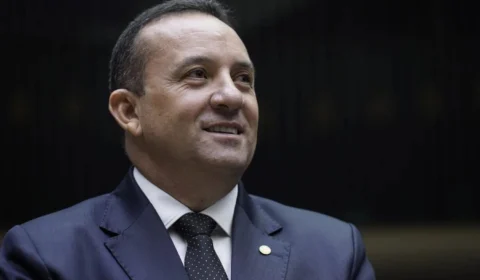 Pastor Diniz é o 2º deputado de Roraima a apoiar impeachment de Lula