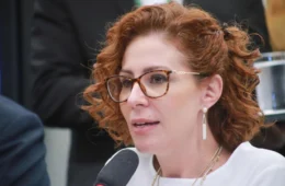 TRE-SP cassa mandato de Carla Zambelli por abuso de poder político