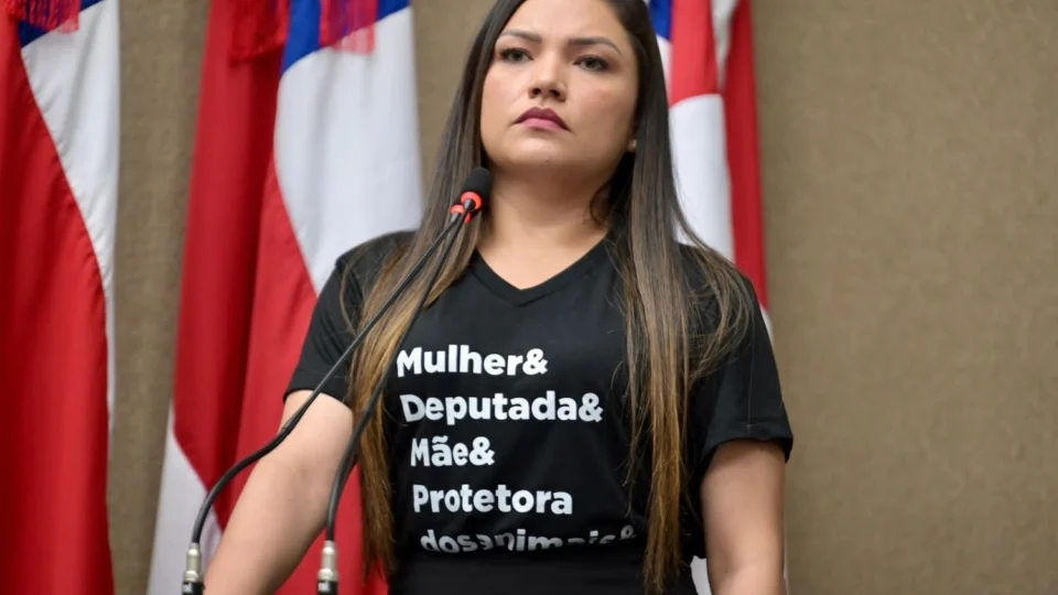 Joana Darc é cotada para assumir Secretaria de Proteção e Bem-Estar Animal