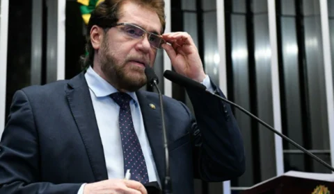 Plínio Valério solicita investigação sobre acordo entre governo Lula e multinacional Ambipar