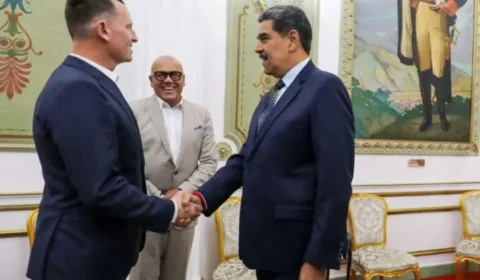 Maduro se reúne com enviado especial de Trump na Venezuela