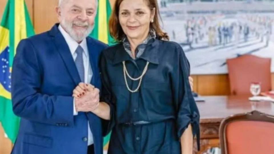 Embaixadora de Lula já está em Caracas para a posse de Maduro