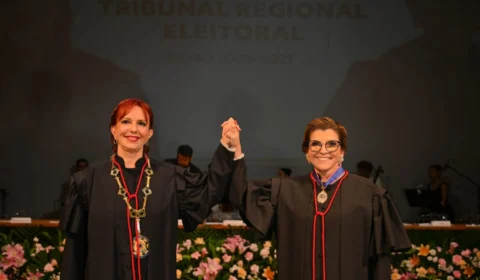 Carla Reis e Nélia Caminha tomam posse como presidente e vice do TRE-AM