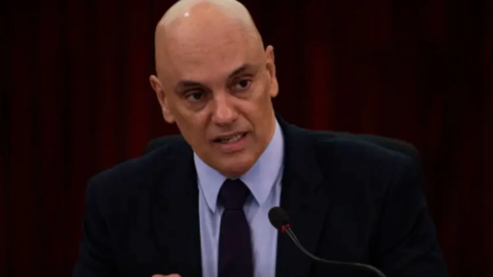 Moraes pede a Bolsonaro que apresente convite para posse de Trump