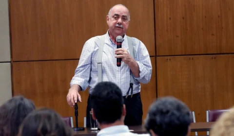 Em tratamento contra câncer, prefeito reeleito de Belo Horizonte é empossado virtualmente