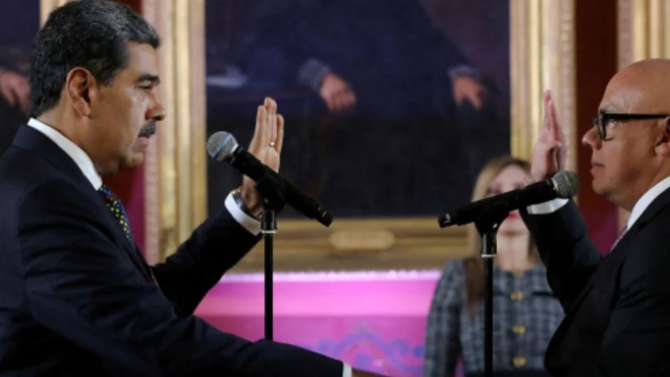 EUA oferecem US$ 25 milhões por informações que conduzam à prisão de Maduro