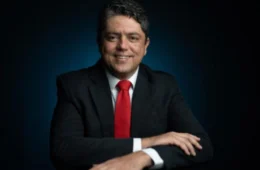 Kennedy Paz é mantido como secretário executivo de gabinete do vice-prefeito de Manaus