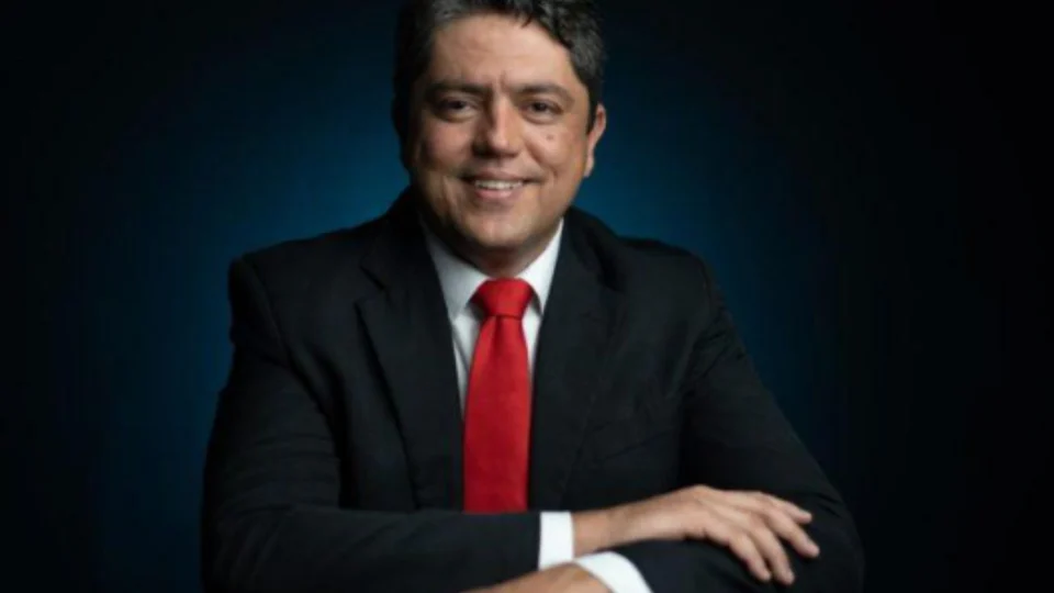 Kennedy Paz é mantido como secretário executivo de gabinete do vice-prefeito de Manaus