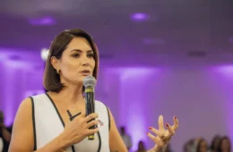 Michelle Bolsonaro critica Lula por apoio a ditadura de Maduro