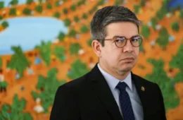 Líder do governo petista diz que posse de Maduro é “ilegítima e farsante”