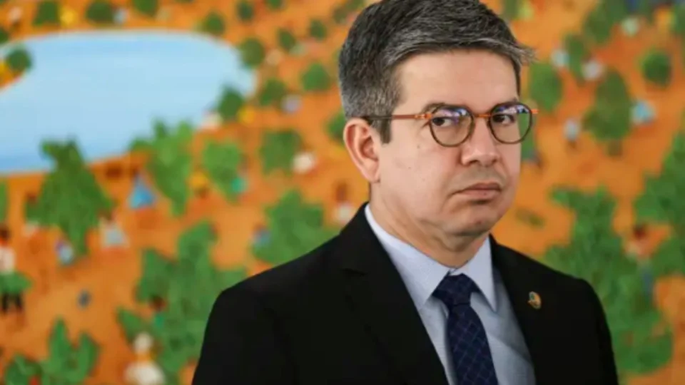 Líder do governo petista diz que posse de Maduro é “ilegítima e farsante”