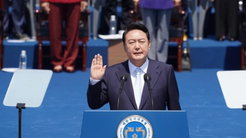 Yoon Suk Yeol, presidente afastado da Coreia do Sul é preso por insurreição