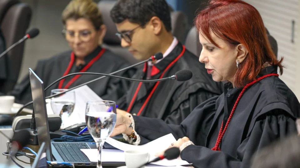 Com uma composição majoritariamente feminina, TRE-AM inicia os trabalhos do judiciário