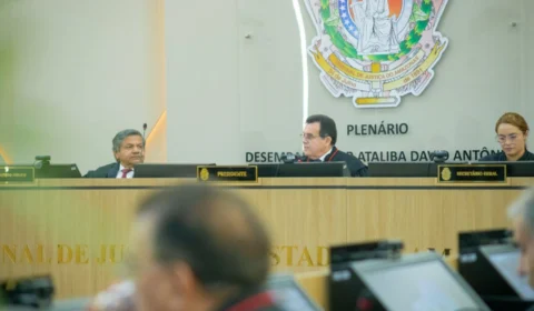 Câmaras Reunidas realizam primeira sessão deste ano no TJAM