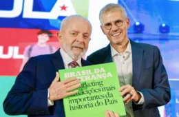 Lula demite Paulo Pimenta da Secom e Sidônio Palmeira assume a pasta