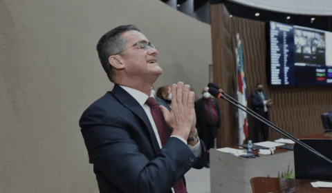 Justiça decide liberar reajuste salarial do prefeito, vice e secretários em Manaus