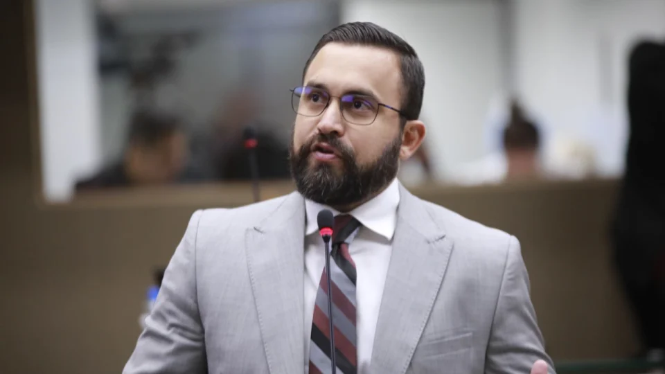 George Lins defende Amazonas Digital e cobra segurança em shopping de Manaus