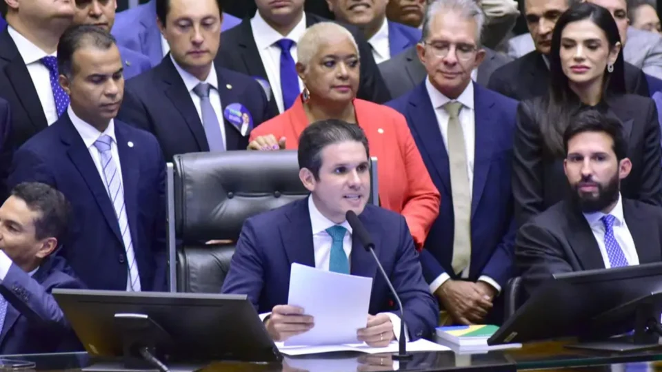 “O povo brasileiro não quer discórdia, quer emprego”, diz Hugo Motta