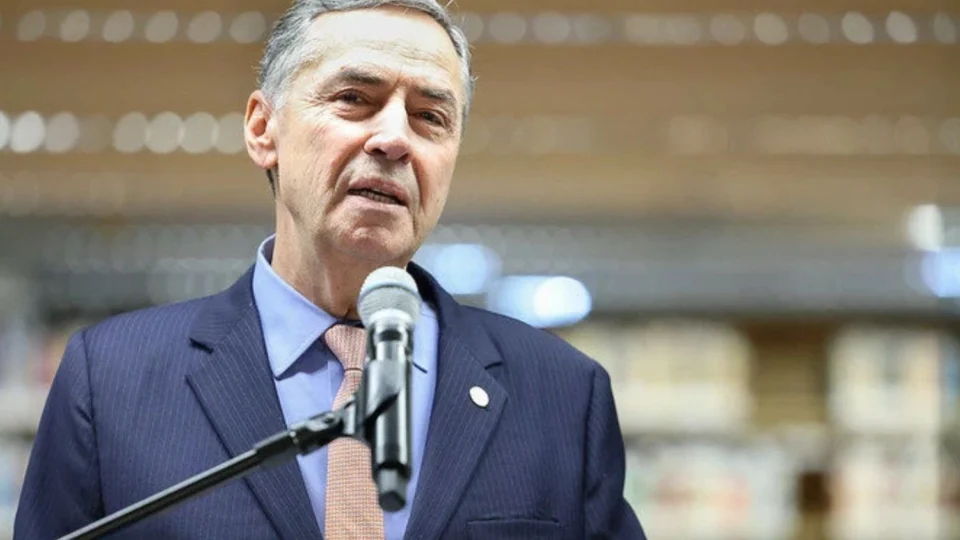 STF gasta quase R$ 40 mil em gravatas personalizadas