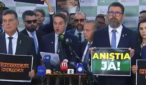 ‘Verdadeira peça de ficção’, diz Líder da Oposição sobre denúncia de ‘golpe’