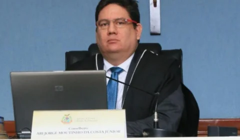 Ari Moutinho Júnior retorna ao TCE-AM após licença médica