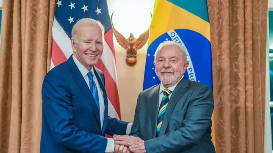 Lula não quer ser candidato se estiver ‘como o Biden’