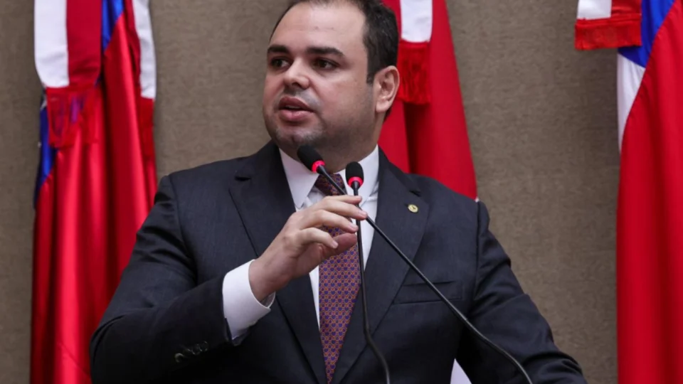 Roberto Cidade cobra DNIT por restabelecimento da trafegabilidade na BR-230 entre Humaitá e Apuí