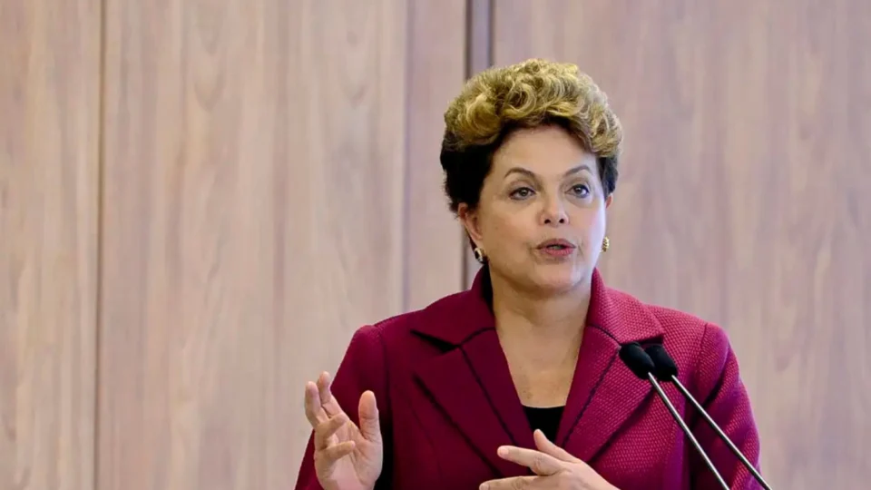Dilma Rousseff é internada na China após mal-estar e cancela agenda dos BRICS