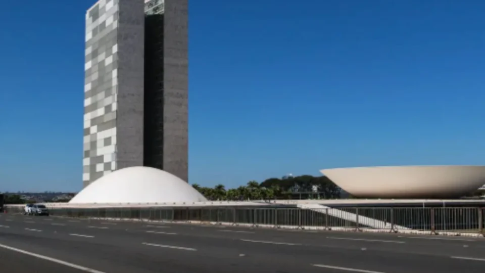 Presidência da Câmara dos Deputados e Senado serão eleitos neste sábado