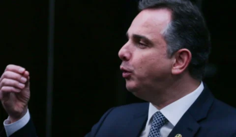 Pacheco se despede e cita defesa da democracia como legado