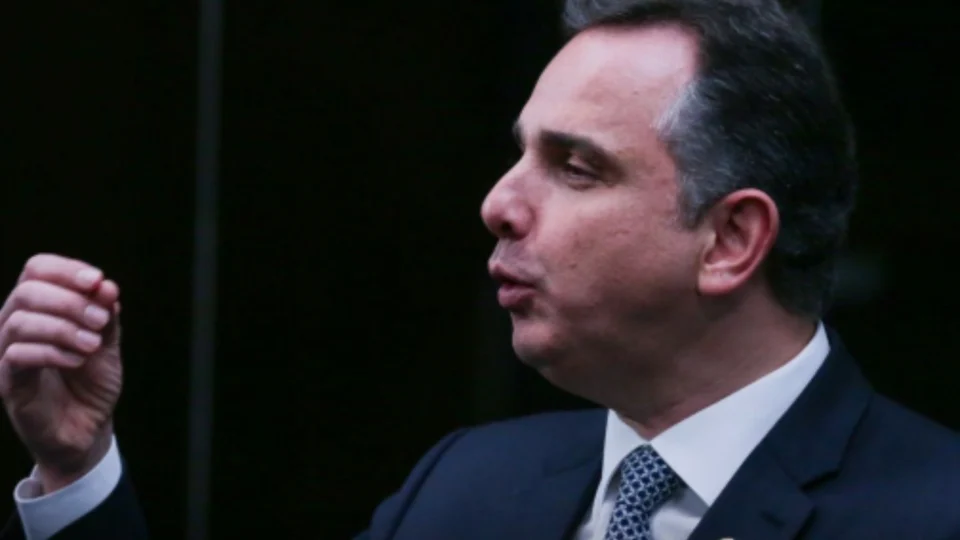 Pacheco se despede e cita defesa da democracia como legado