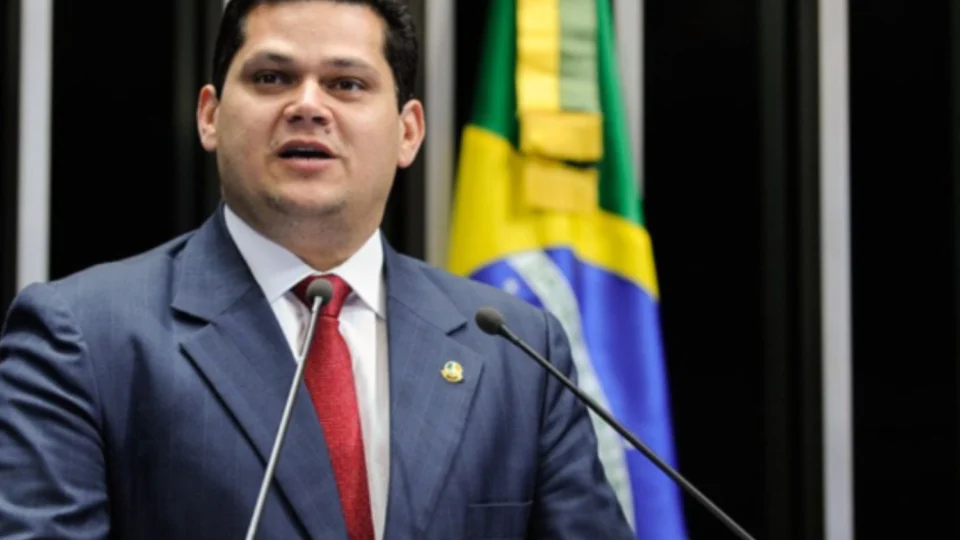 Davi Alcolumbre é eleito presidente do Senado Federal
