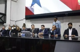 Deputados estaduais tomam posse da nova mesa diretora da Alepa para o biênio 25-27