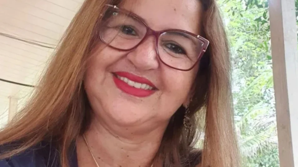 Prefeita de Manacapuru é alvo de investigação sobre servidores exonerados sem pagamento