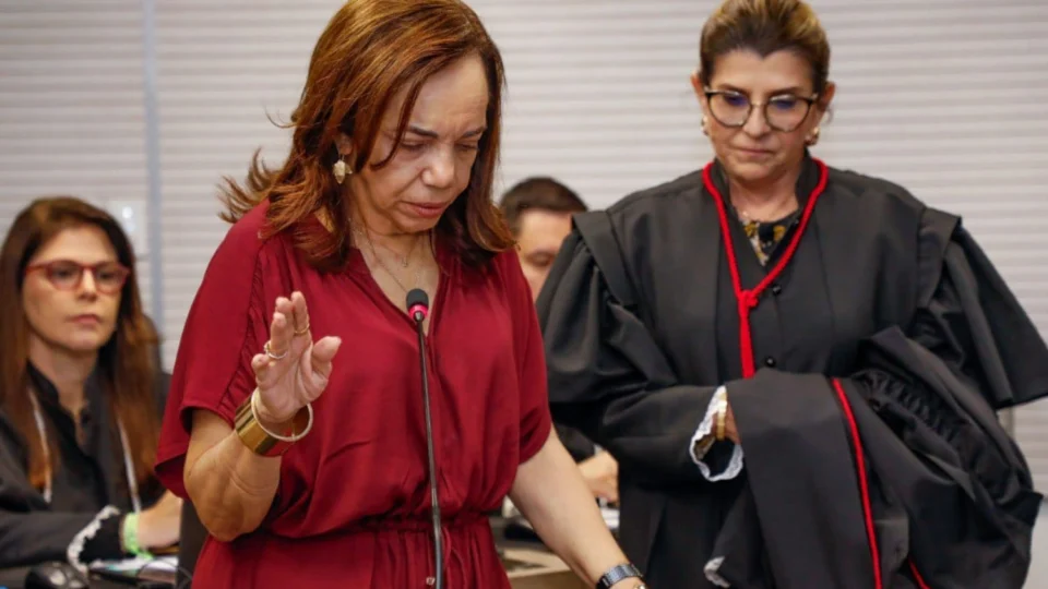 Desembargadora Vânia Marinho toma posse como membro substituto do TRE-AM
