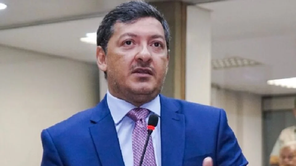 “Anistia de dívidas da Afeam vai ajudar empreendedores”, diz deputado estadual Felipe Souza