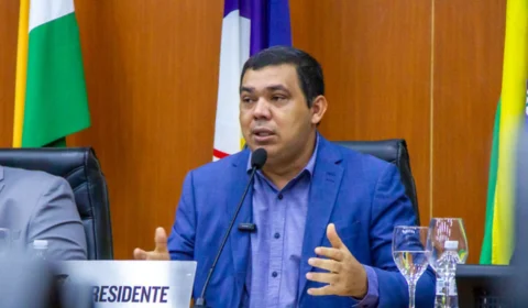 Sampaio exige exoneração de Cecília Lorenzon por irregularidades na Saúde em Roraima