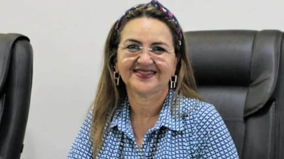 Prefeita de Manacapuru gasta mais de R$ 5 milhões com empresa investigada pelo MPF